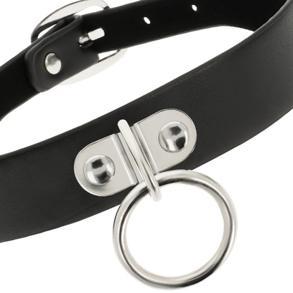 Collier avec anneau noir
