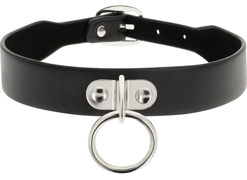 Collier avec anneau noir