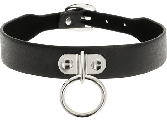 Collier avec anneau noir