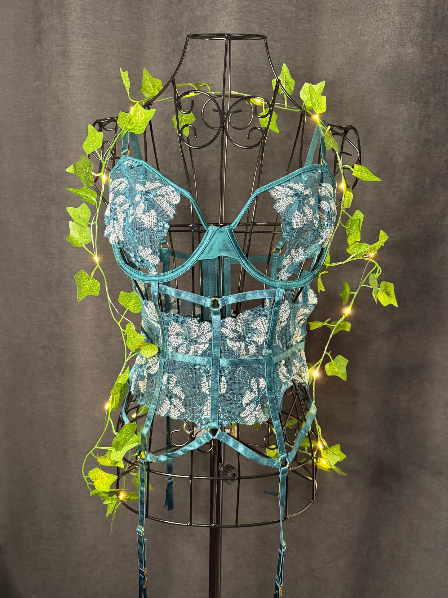 Ensemble corset en dentelle et string sans entrejambe NOVA BLACKLIGHT